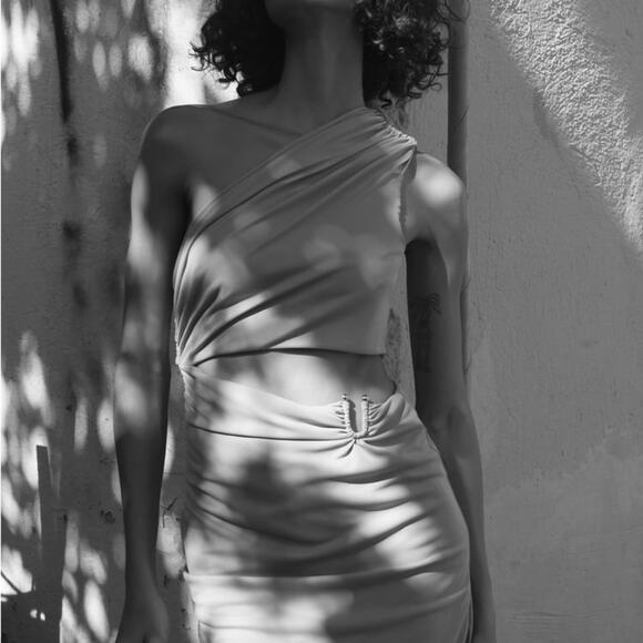 ZARA BLOGGER FAVORITE CUT OUT MINI DRESS - Picture 6 of 9